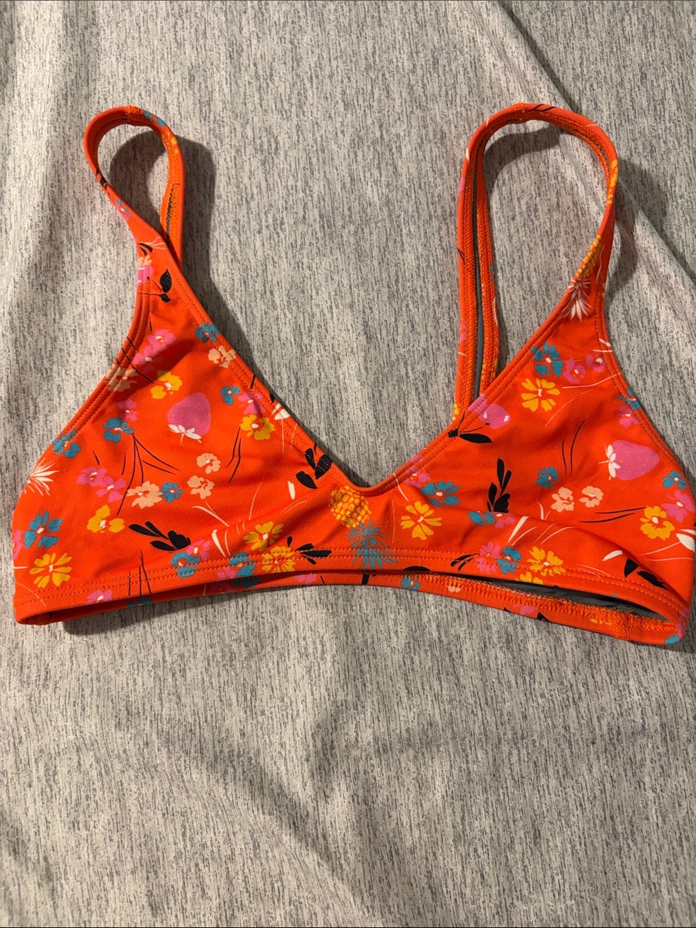 Jolyn bikini top